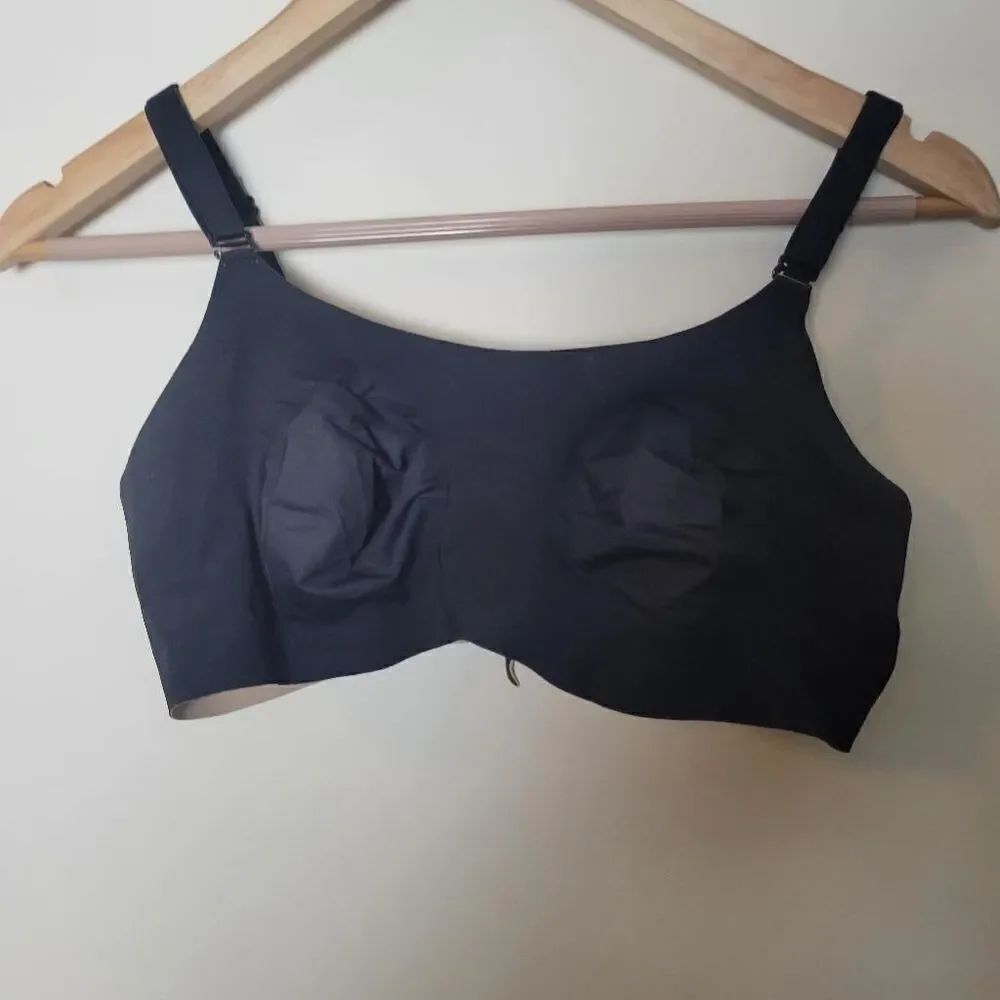 Knix reversible Evolution comfort wireless bra size 4 32D, 34C,34D